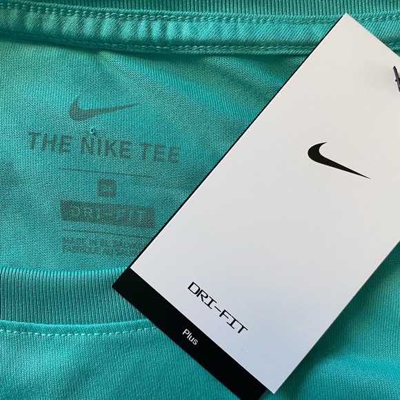 NWT Women Plus Size Nike Dri-FIT Training Tank - Size: 3X - Picture 5 of 5